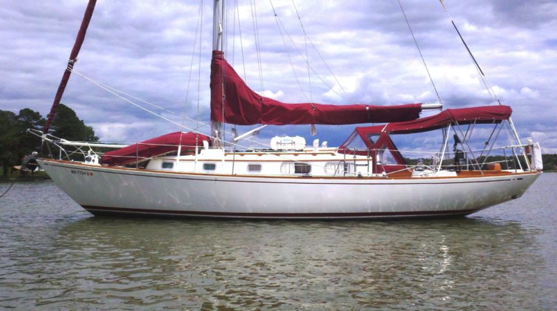 Bristol 40 standup bimini