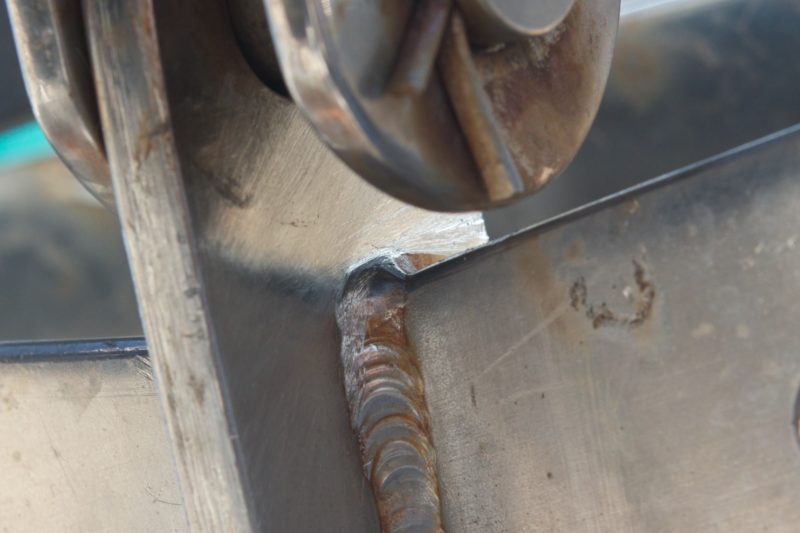 forestay-chain-plate-crevice-corrosion-after-filing